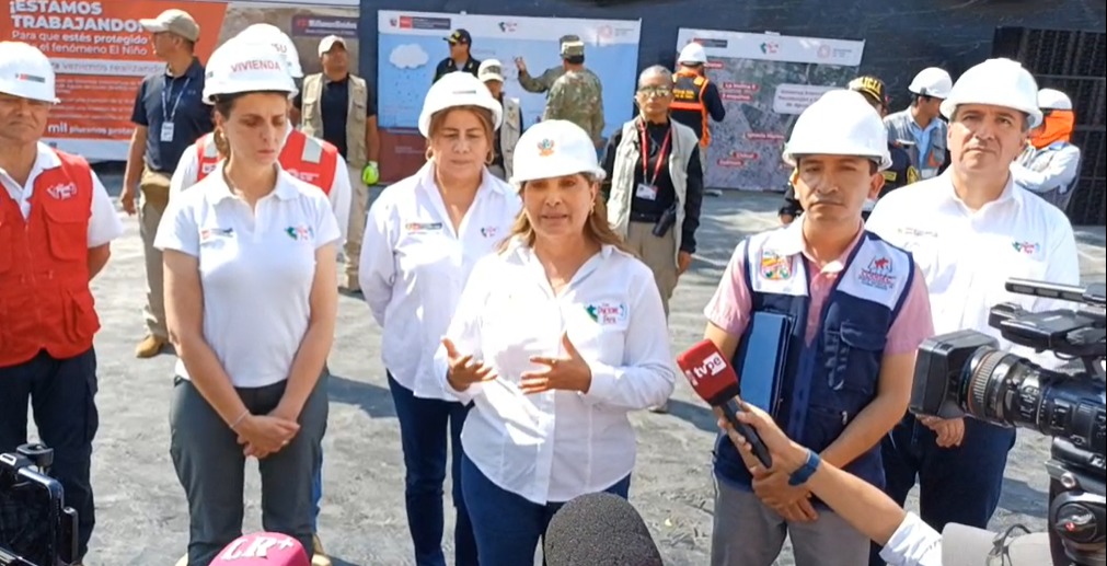 Piura: Presidenta Dina Boluarte hace inspección en zona cinco esquinas