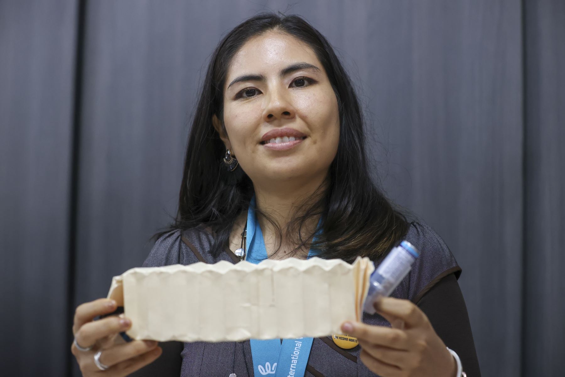 Peruana crea aerocámara portátil para pacientes asmáticos y gana medalla de oro en Corea