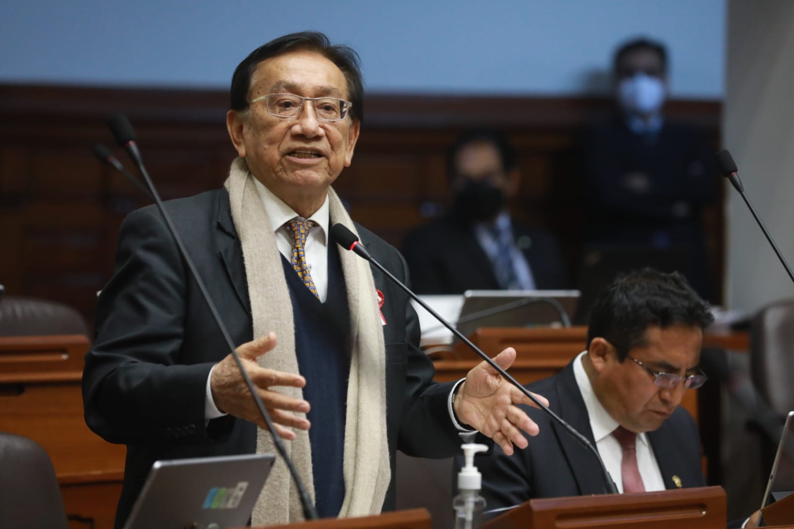 Piden quitar presidencia de comisión al congresista Balcázar por defender matrimonio infantil