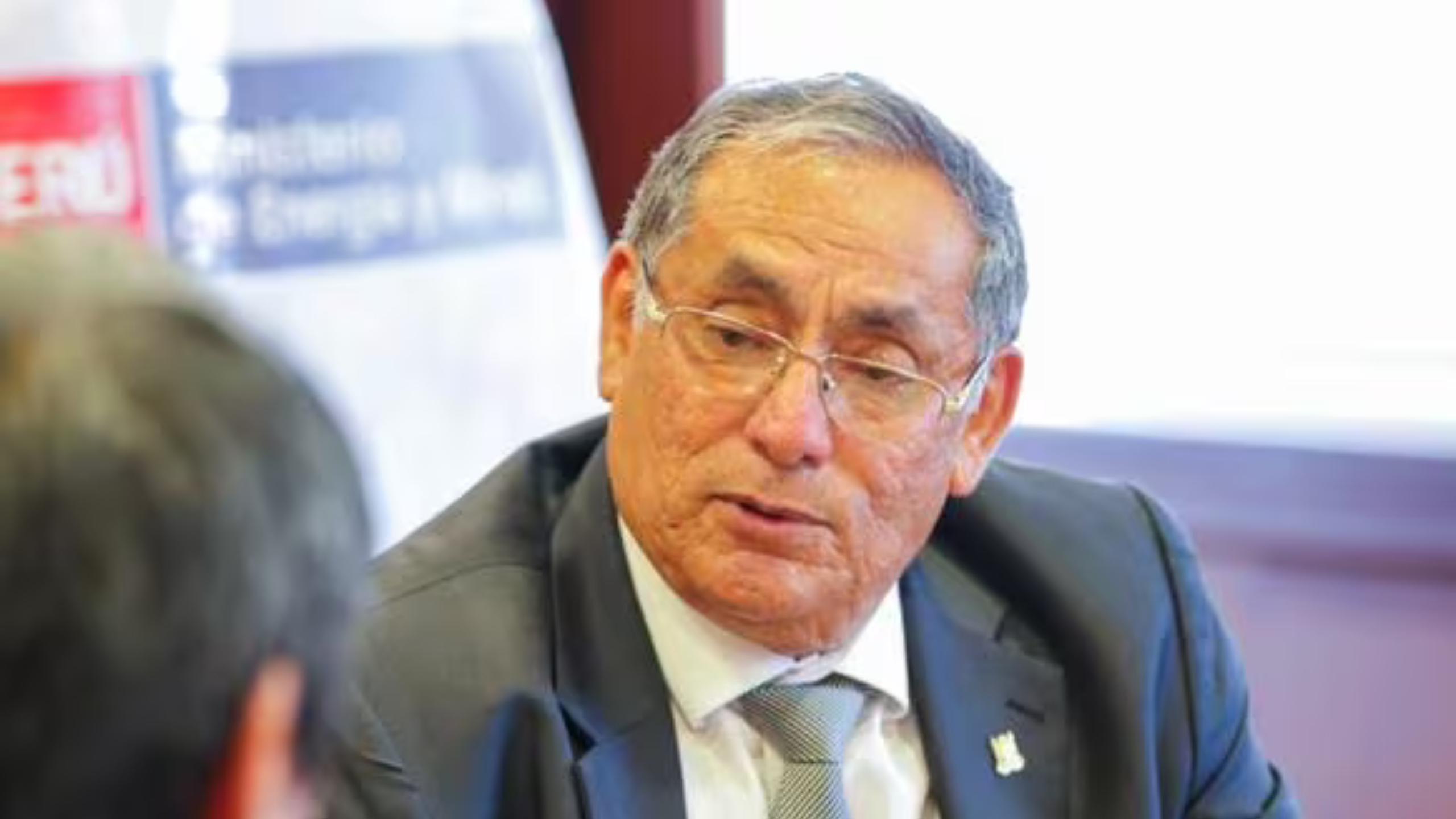 Óscar Vera: Pleno aprueba moción de interpelación contra el ministro de Energía y Minas