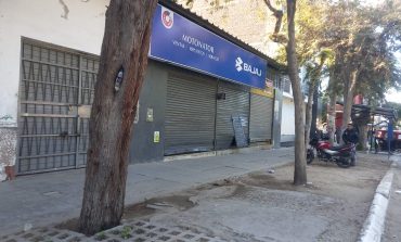 Piura: delincuentes roban en tienda de motos en pleno centro de la ciudad