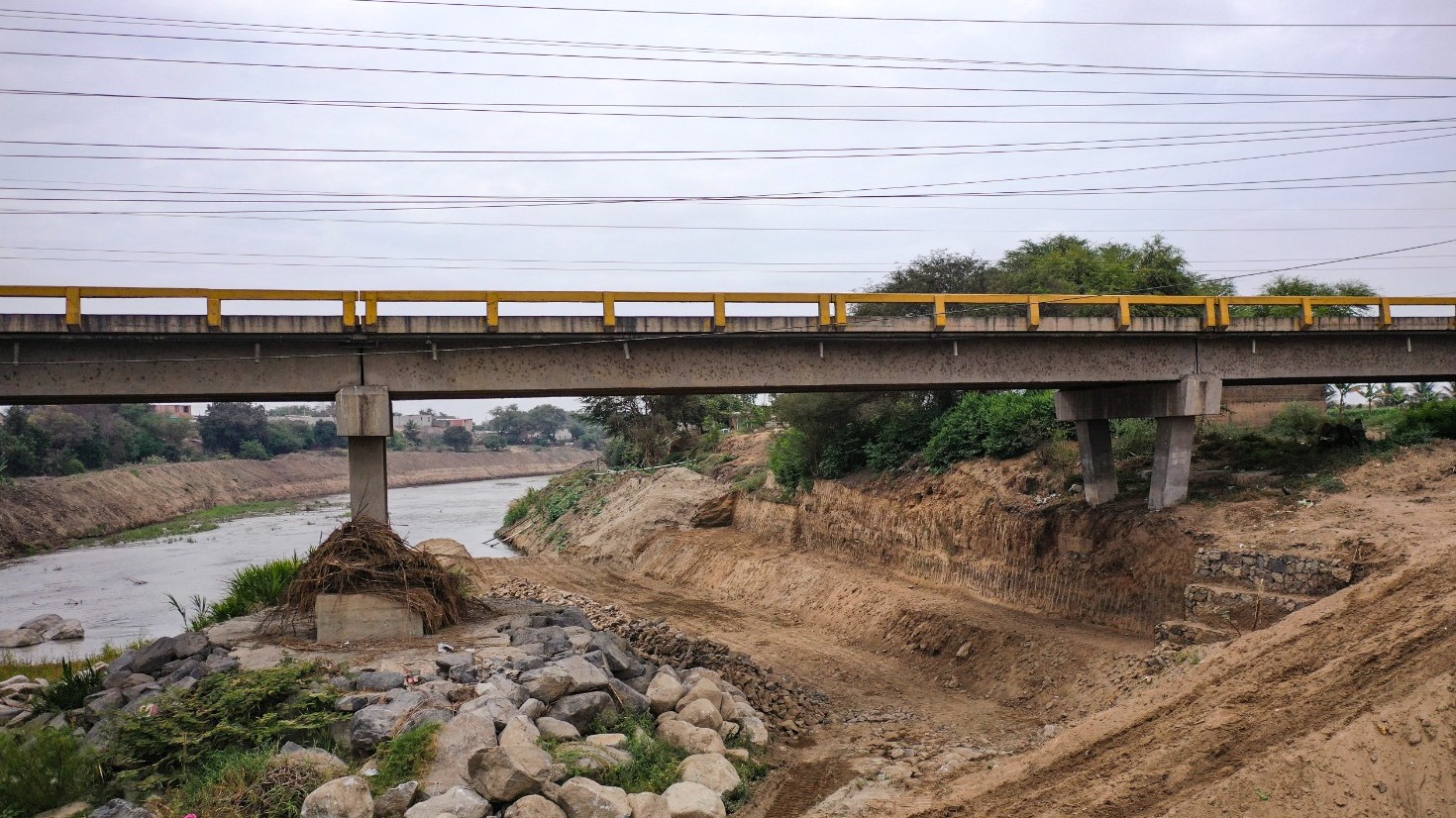 MTC realiza trabajos de prevención en puente de Sechura