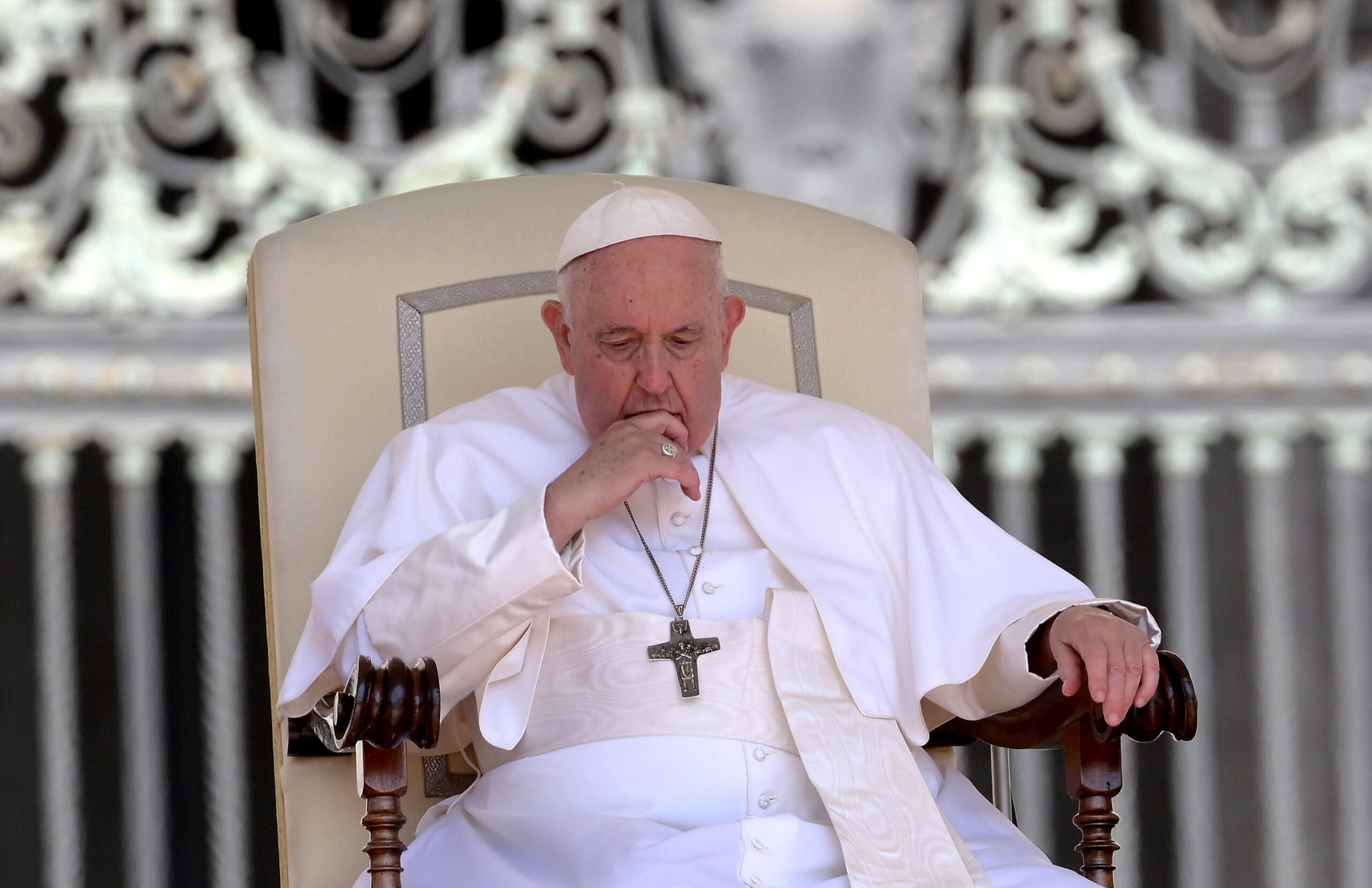 Papa Francisco revela que tiene “inflamación pulmonar” y realiza el Ángelus desde su residencia