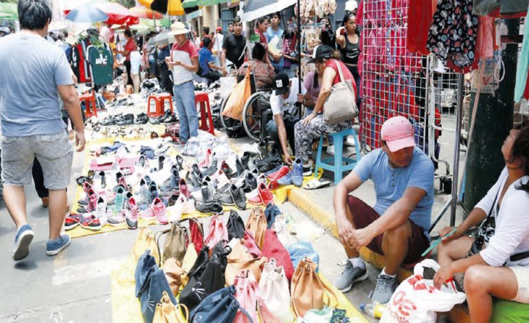 Bomberos advierten ‘riesgo total’ en mercado de Piura a vísperas de fiestas