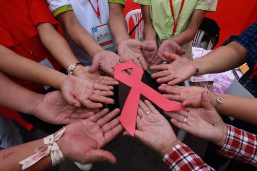 Día Mundial del Sida: 110 mil peruanos viven con VIH en el Perú