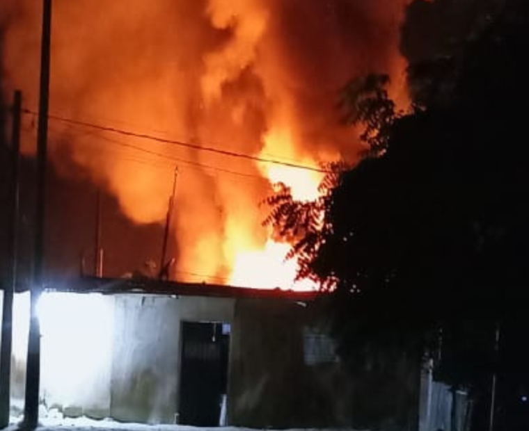 Piura: incendio destruye siete viviendas y deja familias en la calle