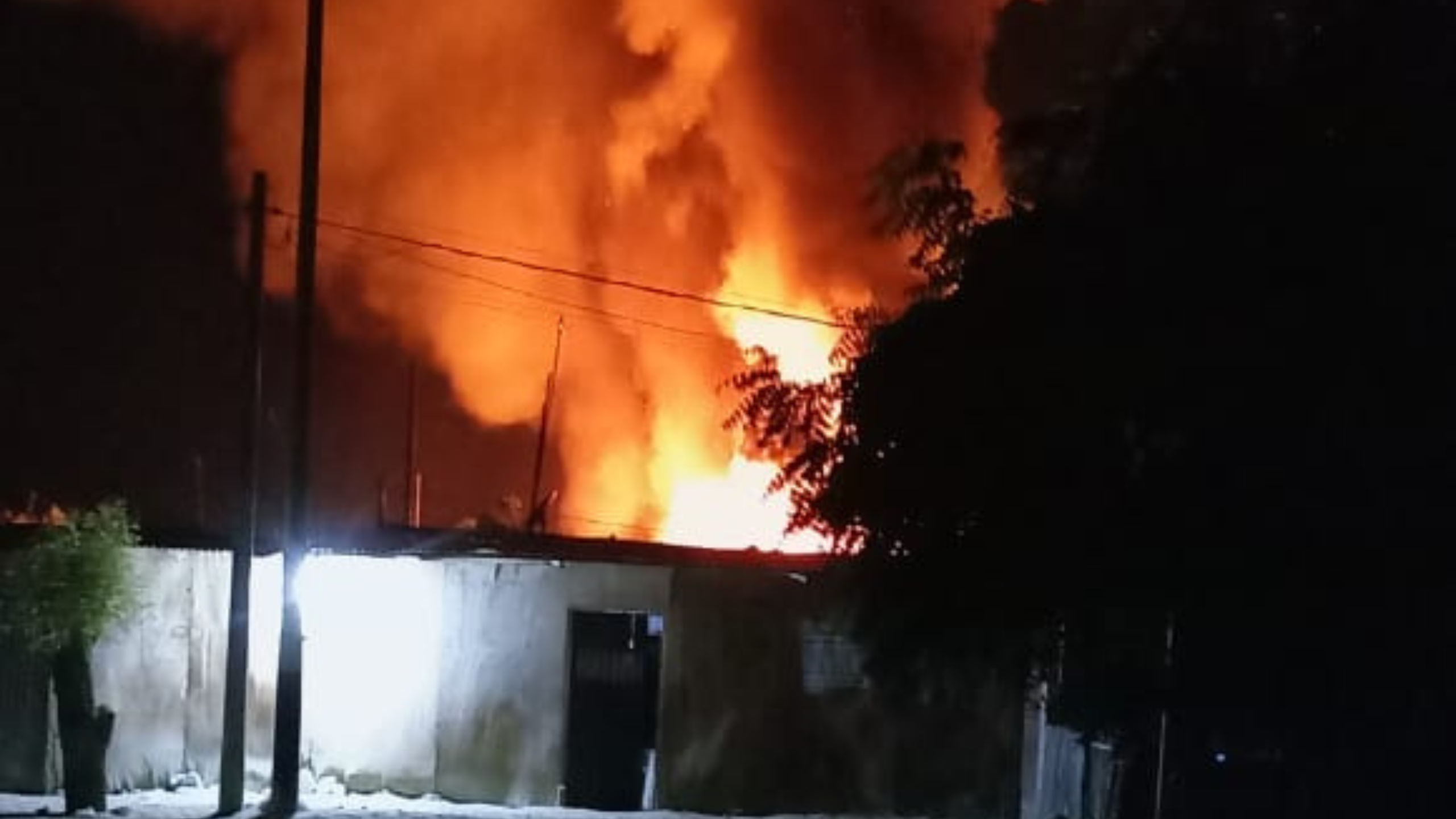 Piura: incendio destruye siete viviendas y deja familias en la calle