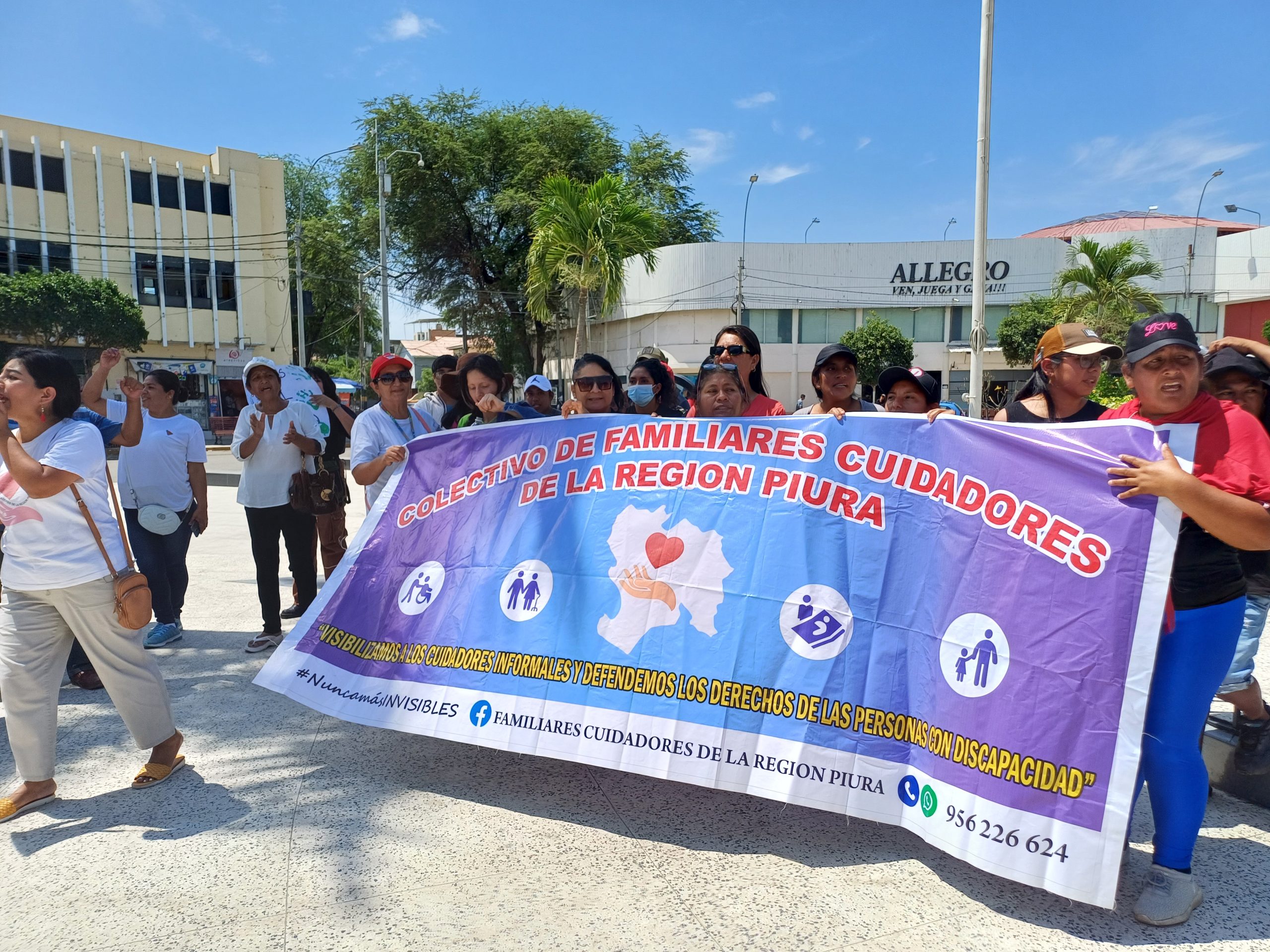 Piura: ciudadanos protestan por obras