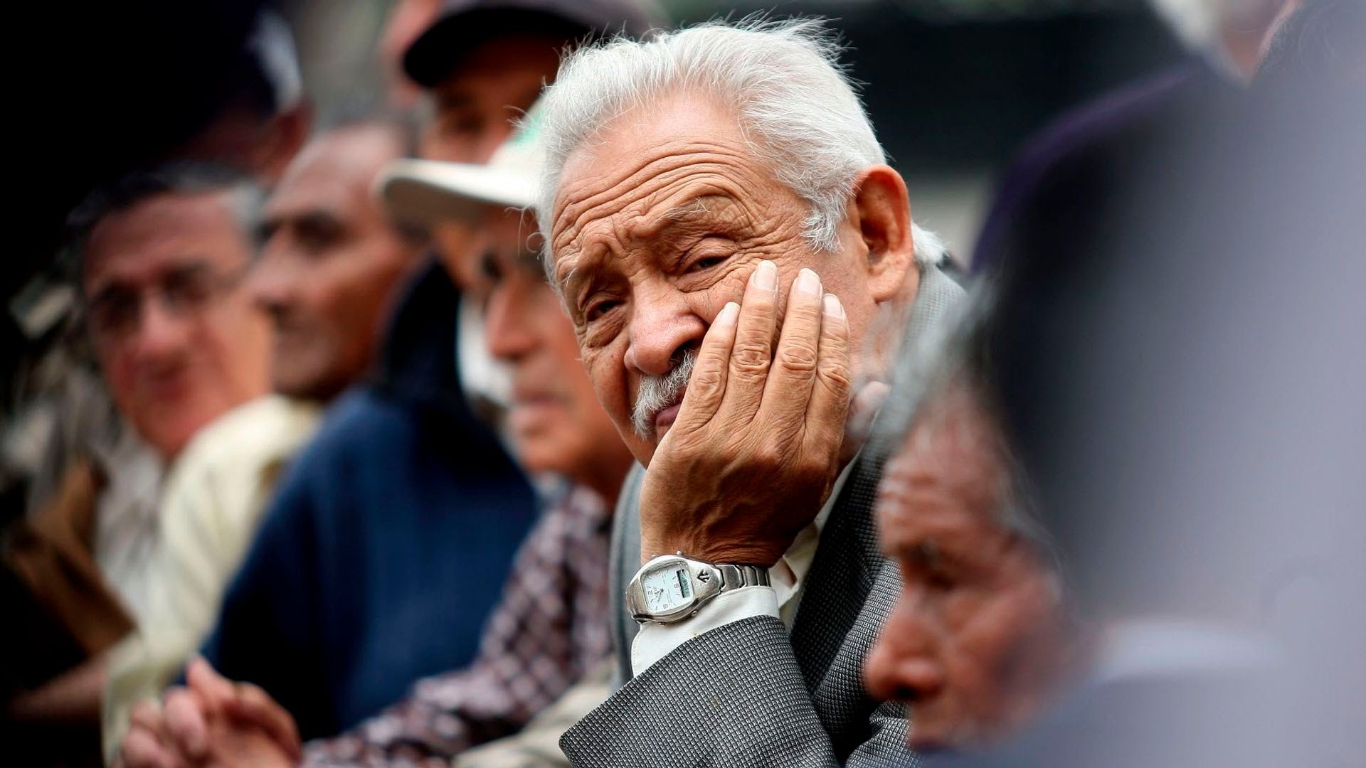 Congreso aprueba en primera votación elevar a 75 años la jubilación