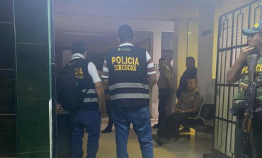 Intervienen a policías en caso de presunta coima en Comisaría de Castilla