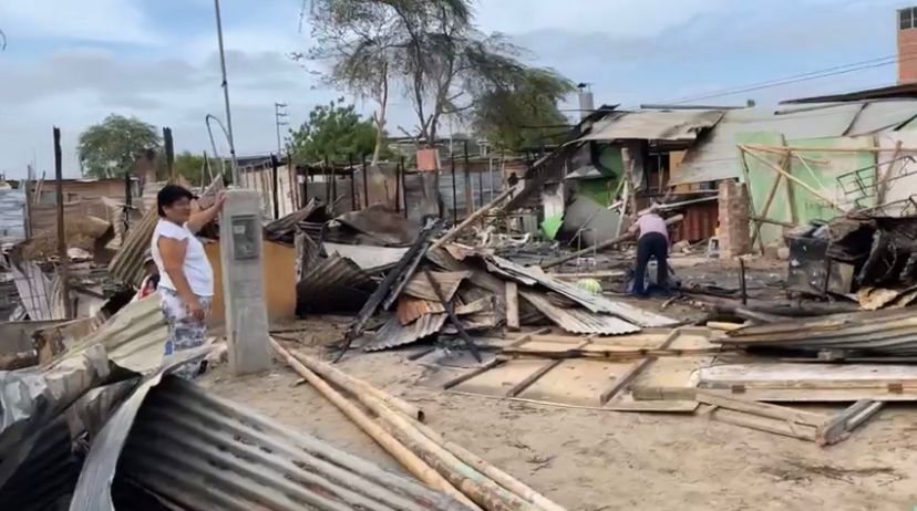 Piura: Más de 20 familias afectadas por incendio en Parques de Centenario
