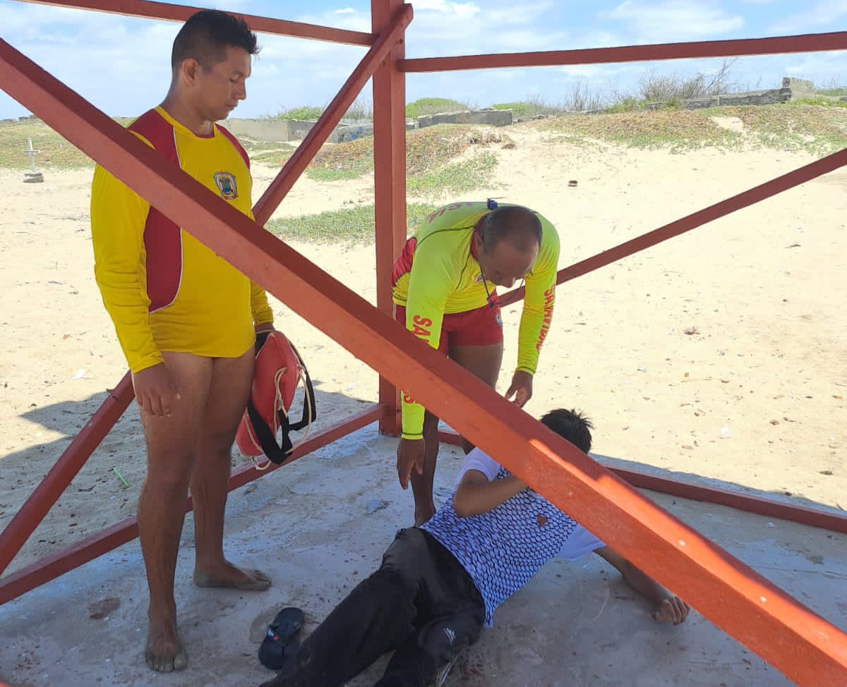 Sechura: un menor y un joven son rescatados por salvavidas de la PNP
