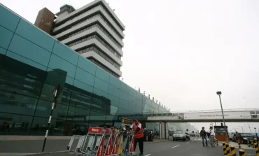 Decenas de pasajeros varados en el aeropuerto Jorge Chávez por retraso en los vuelos