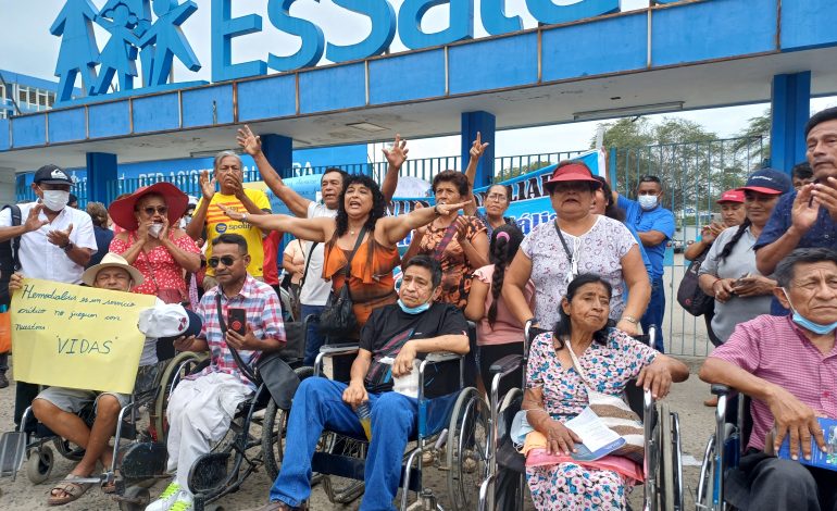 Piura: Clínica dejaría de atender diálisis de 90 pacientes por supuesto impago de EsSalud