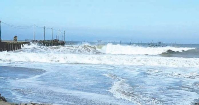 Piura: Marina de Guerra dispone cierre de puertos por oleajes anómalos