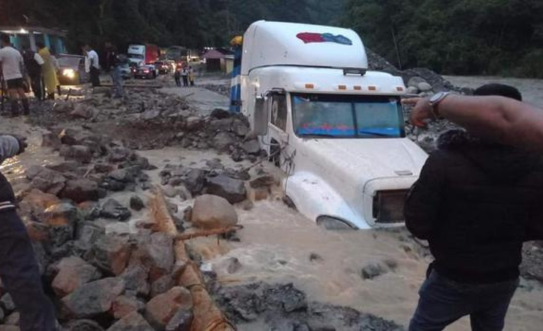 Gobierno declara emergencia en 96 distritos de 15 regiones por lluvias intensas