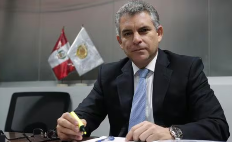 Poder Judicial admite recursos de apelación de Rafael Vela contra su suspensión