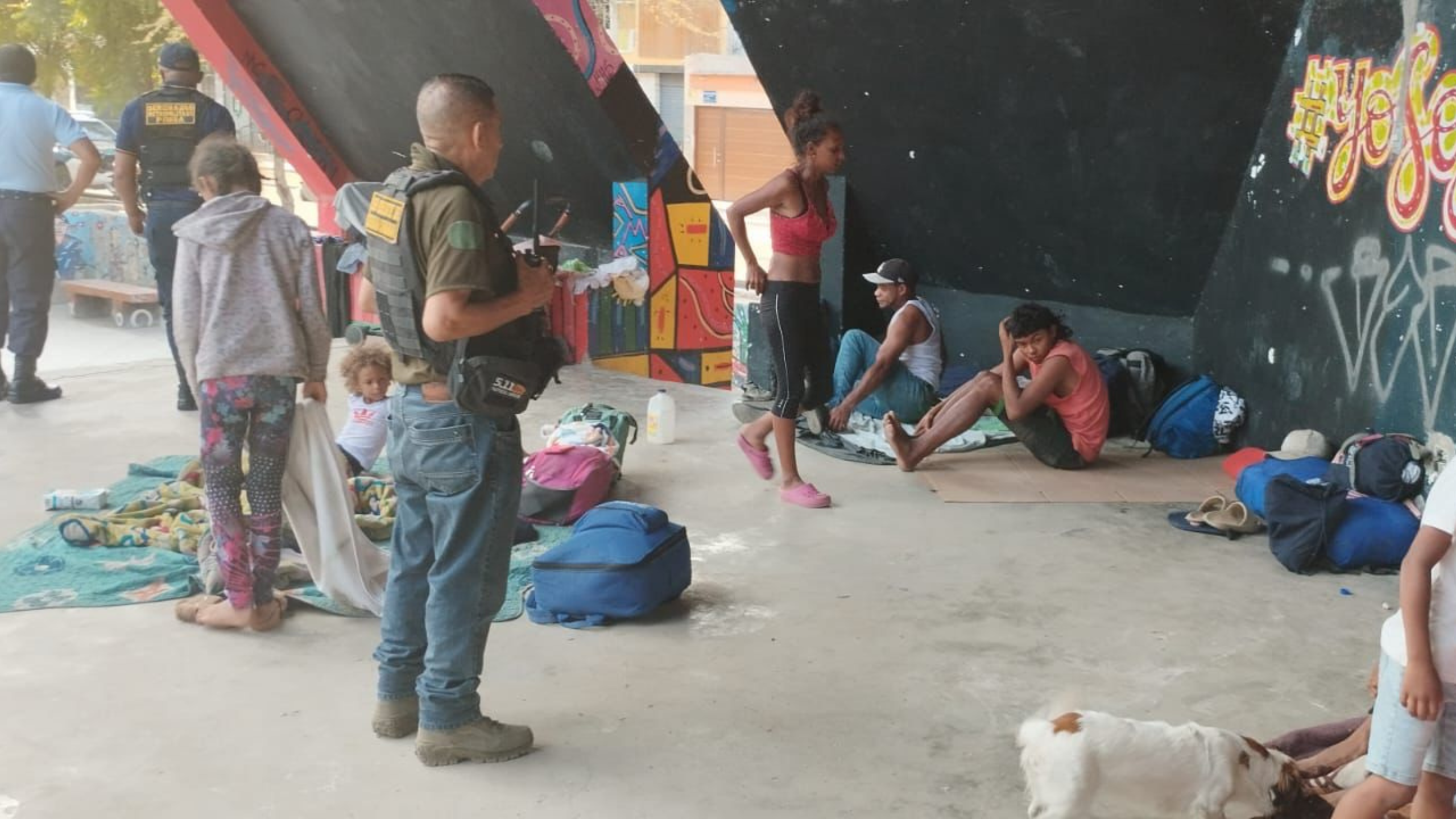 Piura: serenazgo desaloja a extranjeros de la concha acústica del parque infantil