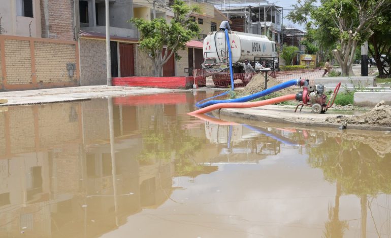 Piura: Con cisternas evacuan aguas de lluvias de siete cuencas ciegas en la ciudad