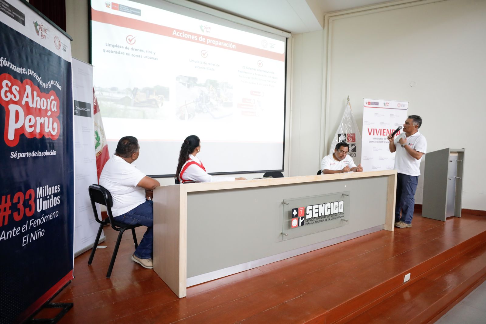 Funcionarios de Vivienda en Piura