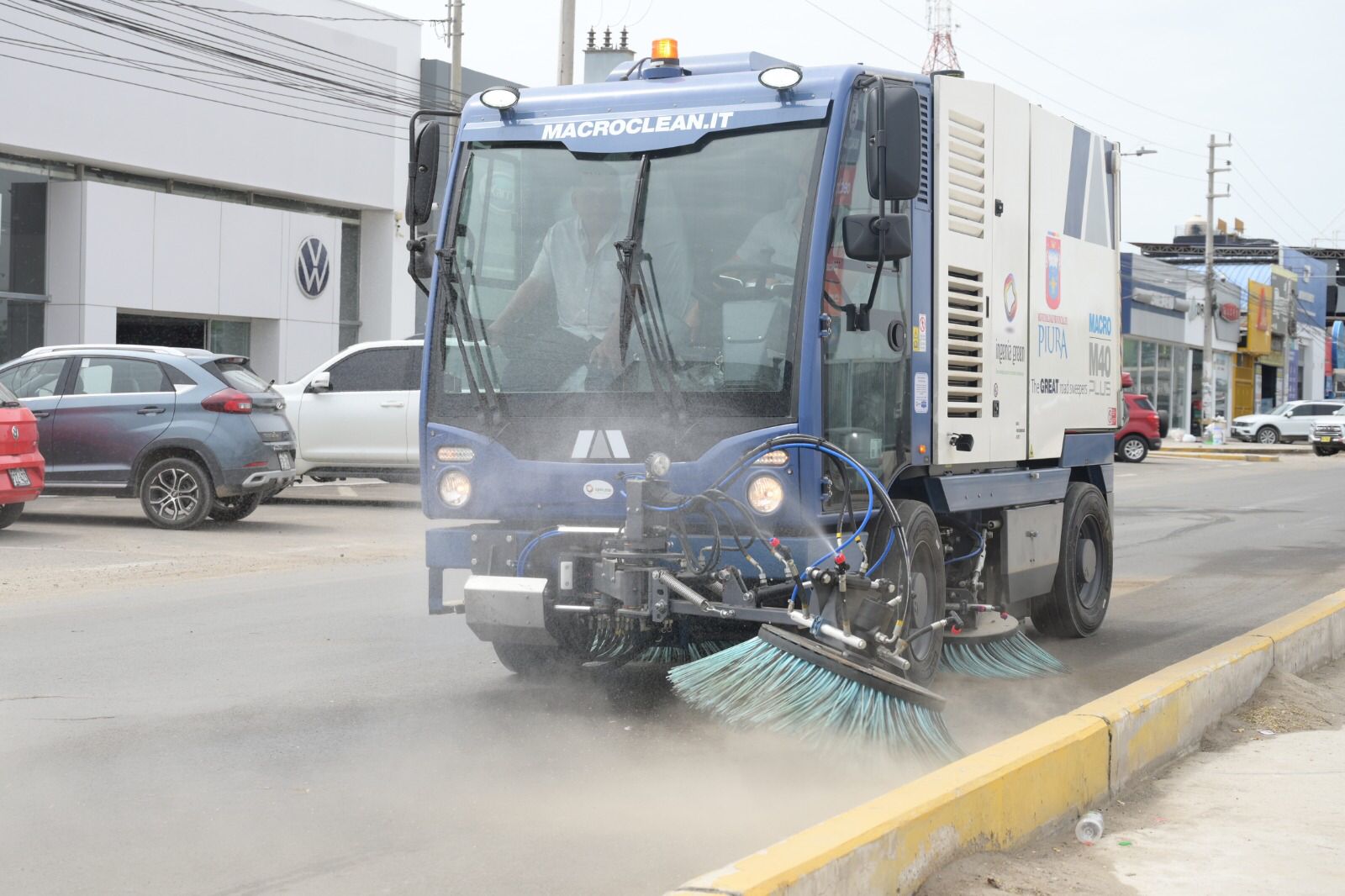 Piura: Primera barredora industrial atenderá calles y avenidas del centro de la ciudad