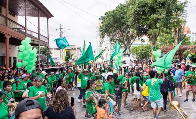 Piura: Catacaos cierra su fiesta de carnaval con gran corso de carros alegóricos y yunzas
