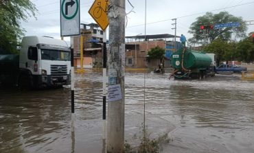 Piura: Comuna evacúa aguas de lluvia empozadas en Los Sauces e Ignacio Merino