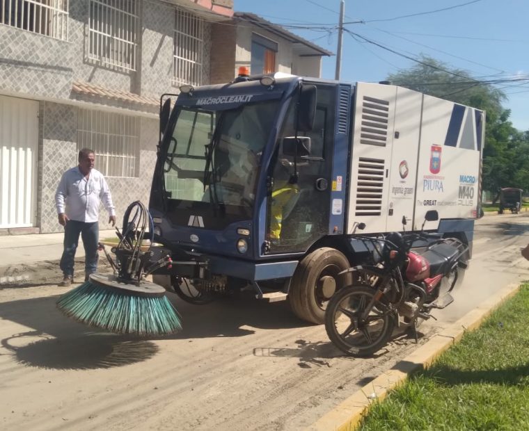 Piura: Barredora industrial inicia trabajos de limpieza en urbanización Los Sauces