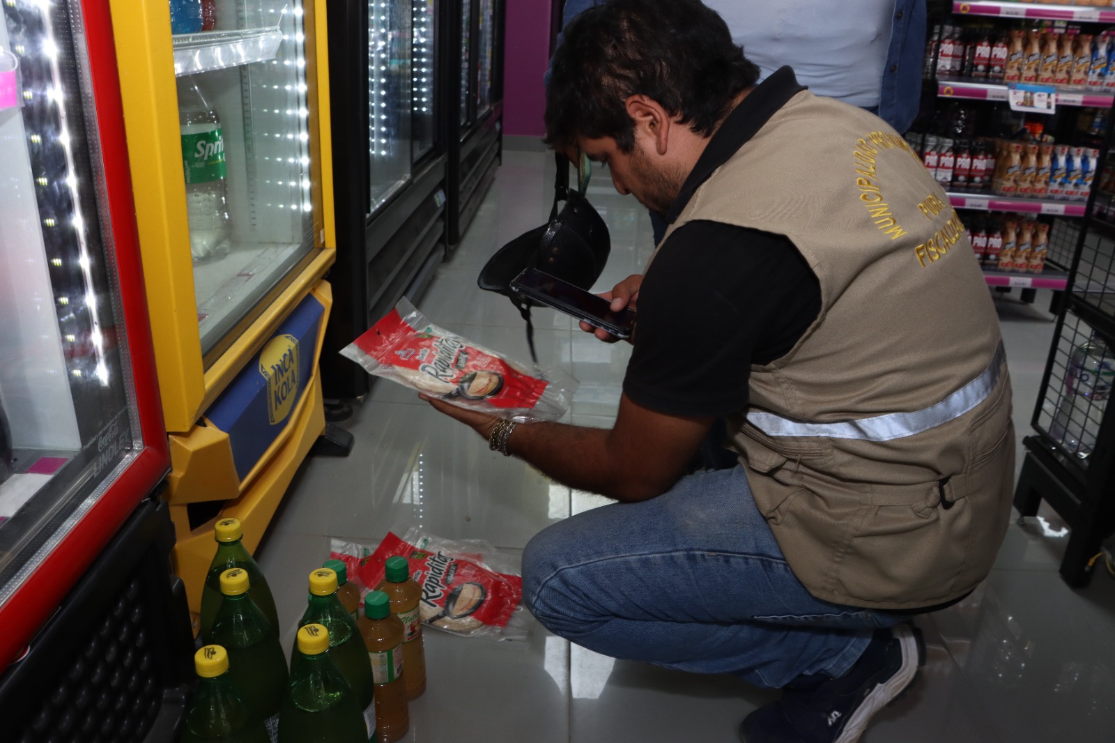 Piura: Conocida tienda fue multada con más de 5 mil soles por vender productos vencidos