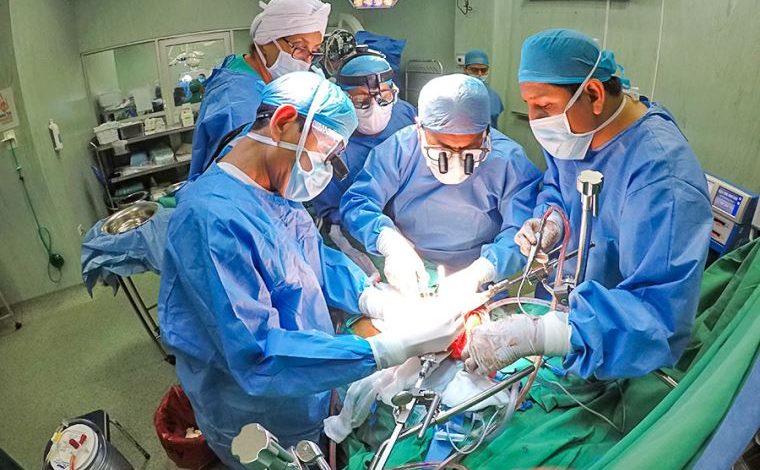 EsSalud: Traumatólogos logran que adulto mayor recupere la movilidad con novedosa técnica quirúrgica