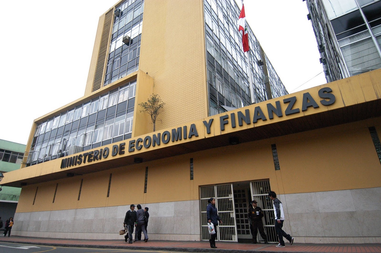 Foncomun: MEF aprueba resolución para distribución de recursos a las municipalidades provinciales y distritales