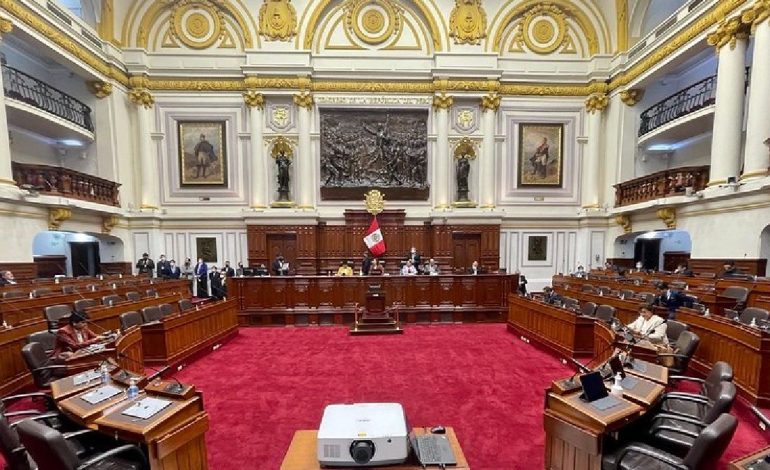 Poder Judicial admite demanda de amparo contra la reelección de congresistas y la bicameralidad