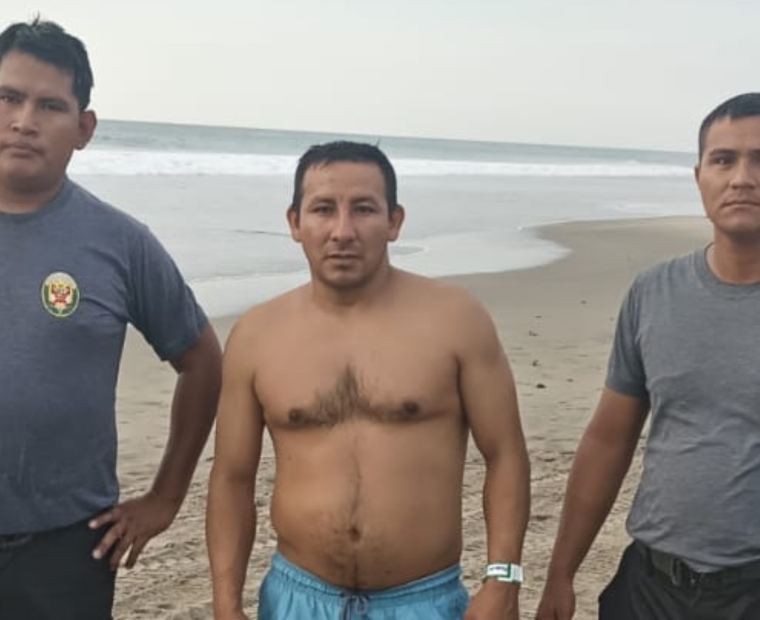 Piura: policías de Máncora rescatan a veraneante en la playa El Amor