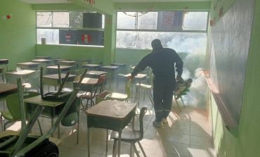 Piura: fumigan colegios ante inicio del año escolar