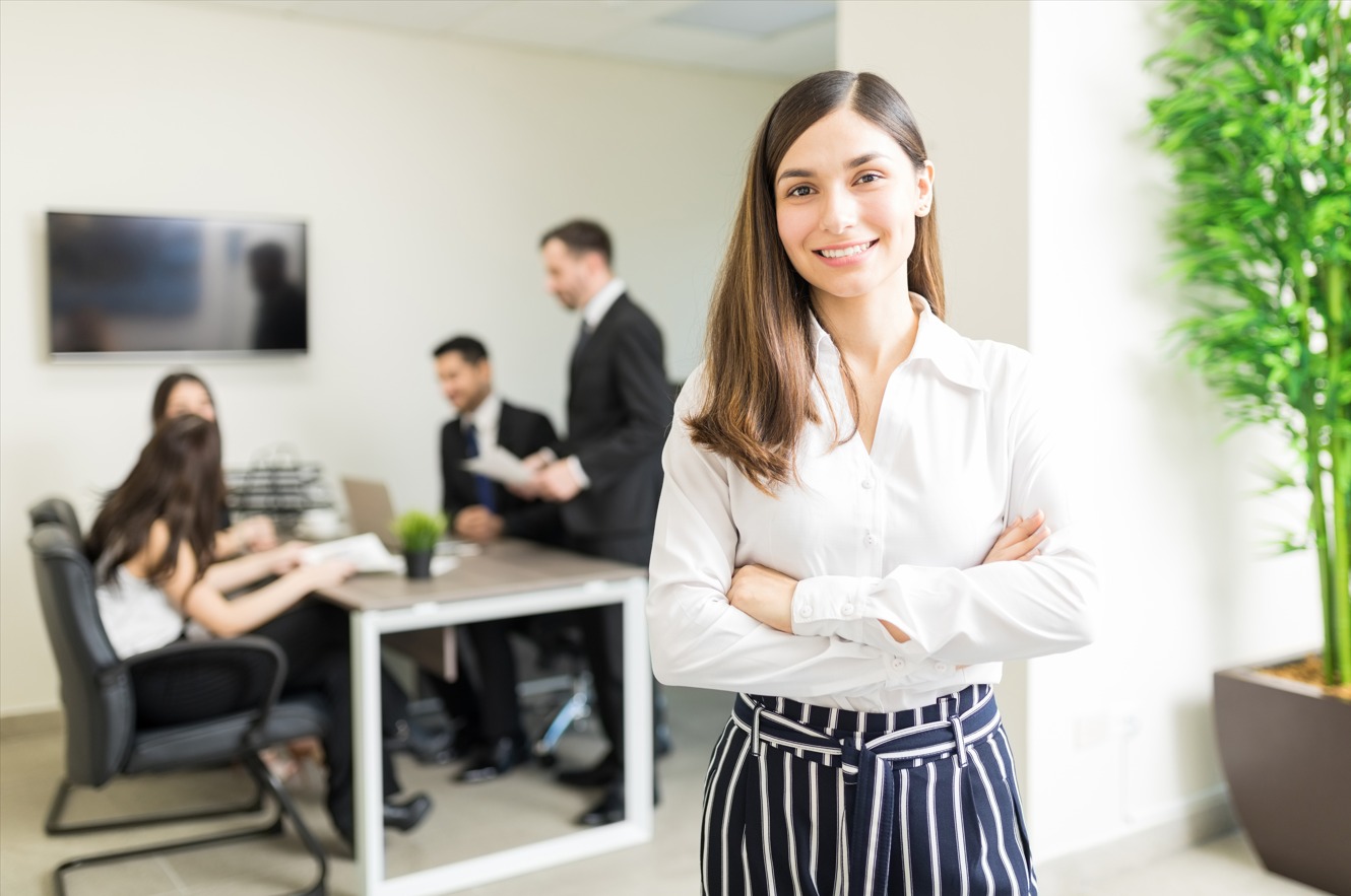 Mujeres en las organizaciones: retos y oportunidades en tres áreas