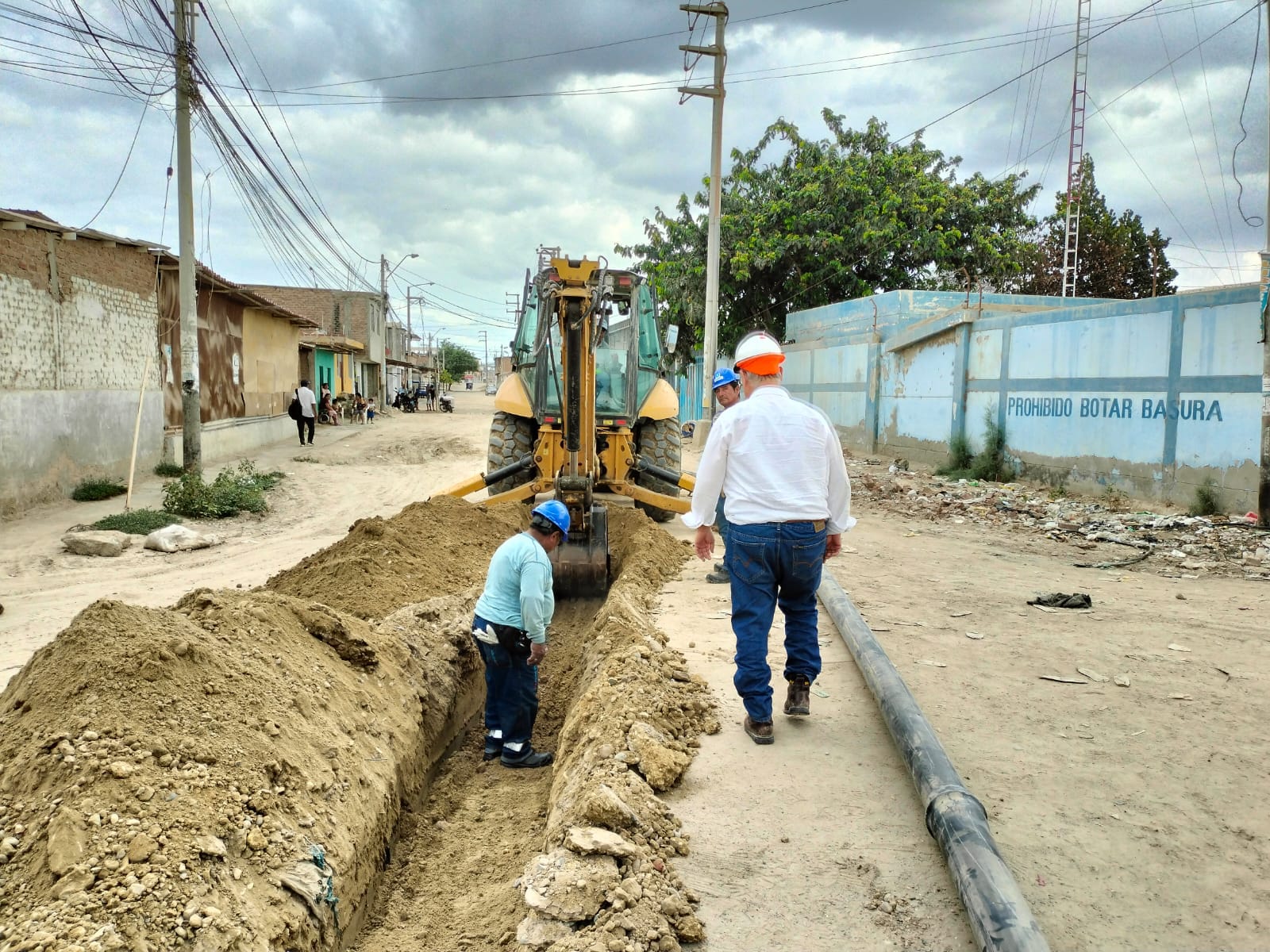 Piura: Tras varios días inundados de desagües, EPS Grau interviene EBAR El Cortijo