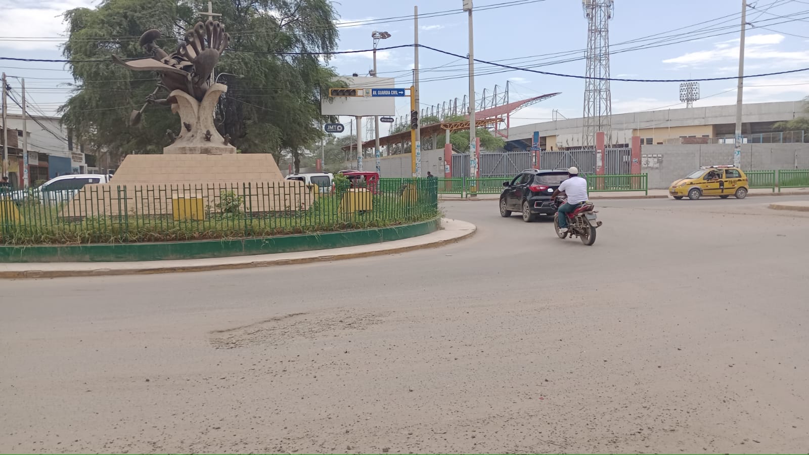 Piura: Camioneta impacta contra motocicleta donde viajaba gestante de seis meses