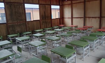 Piura: Inician las clases con niños que estudiarán bajo calaminas y aulas de triplay