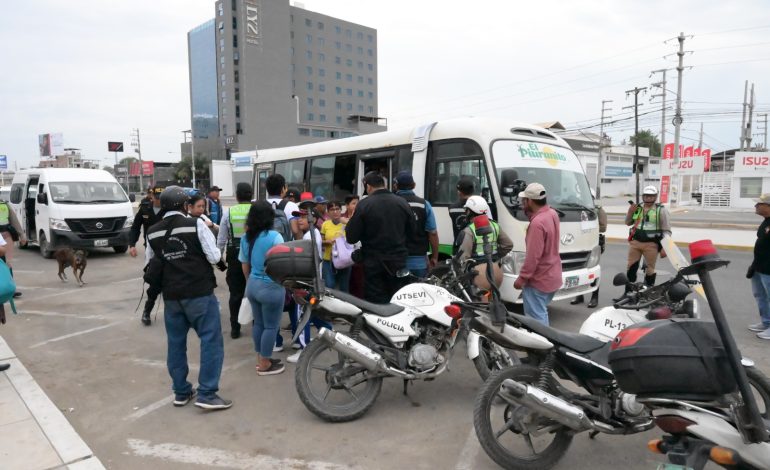 Piura: Empresas de transportes sin permisos municipal siguen circulando por la ciudad