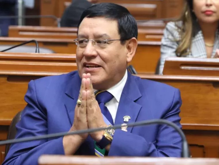 Congreso pagará 70 mil soles para la defensa legal de Alejandro Soto
