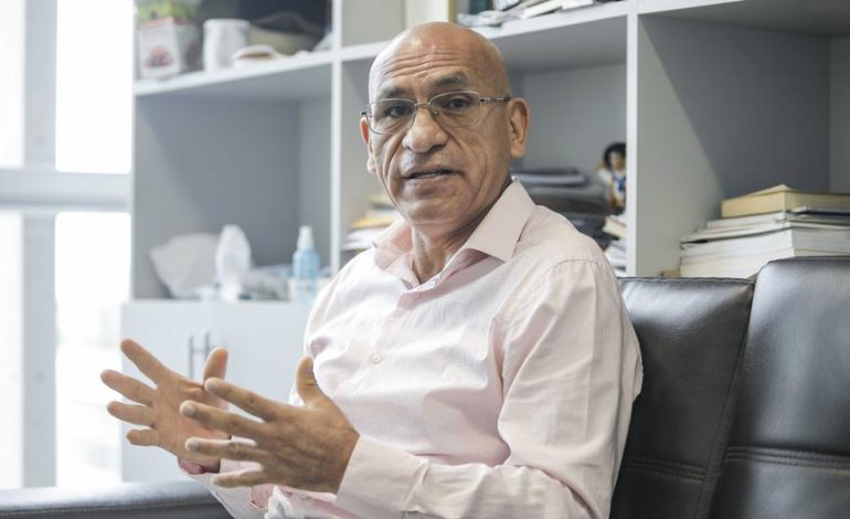 Waldo Mendoza, exministro de Economía: «Tenemos un MEF débil, frágil, hasta sumiso»