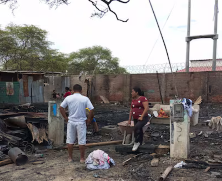 Piura: Fuego arrasa con 12 viviendas en Parque Centenario