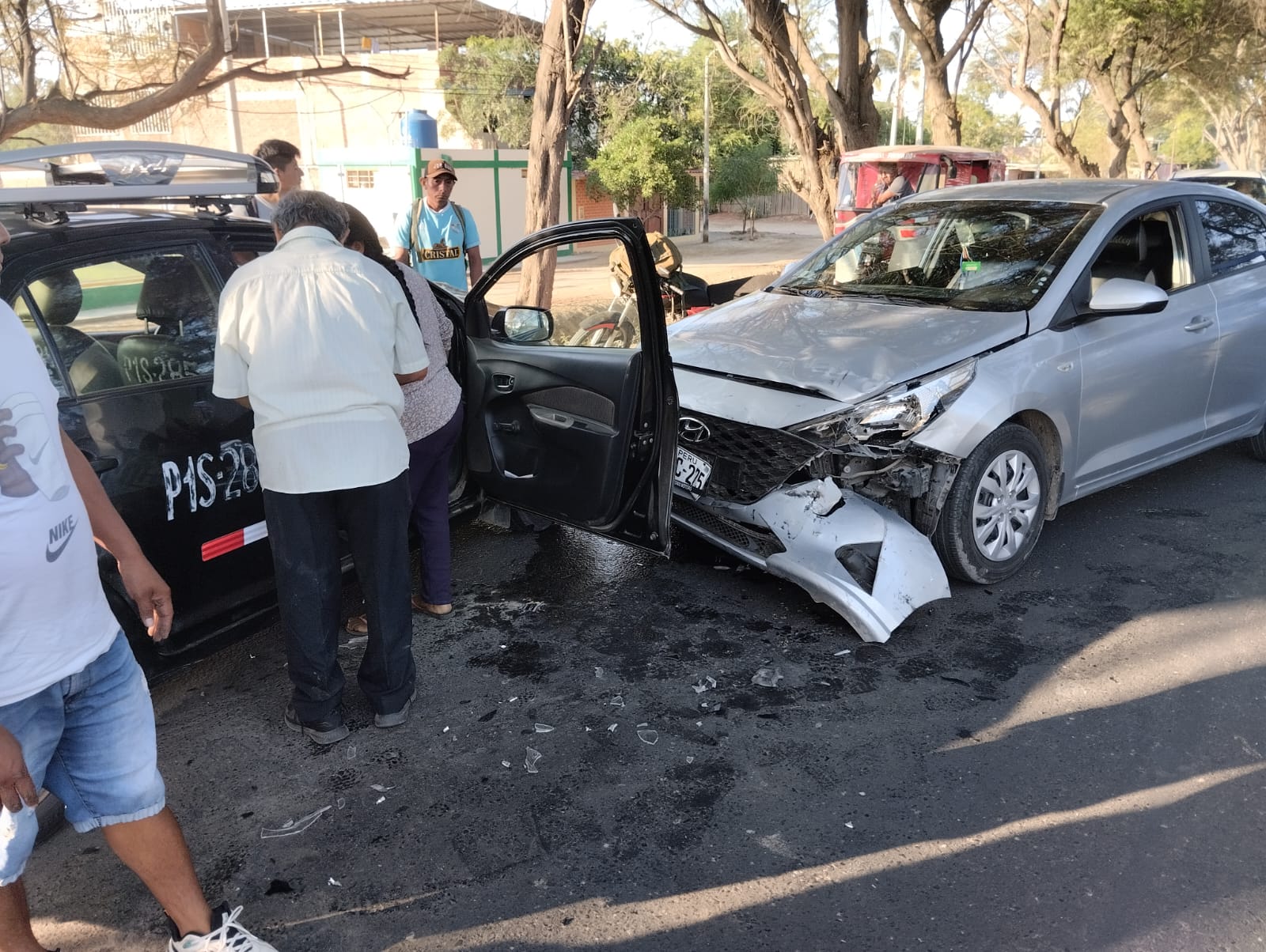 Piura: Choque de dos autos en Simbilá deja un herido