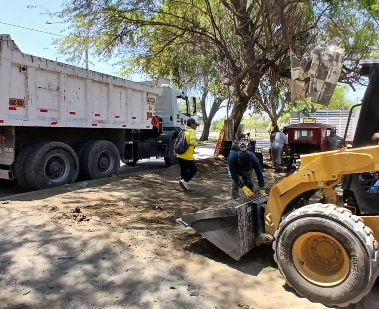 Piura: Personal de limpieza recogen más 40 toneladas de basura de avenida Don Bosco