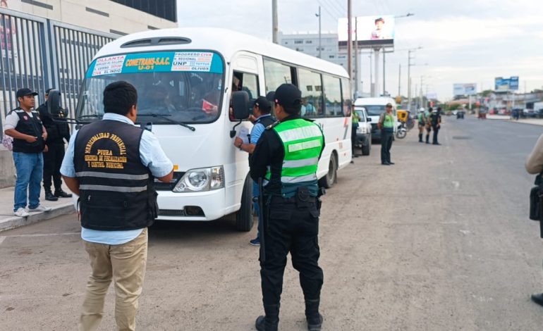 Piura: Internan dos buses en depósito municipal por realizar servicio informal de transporte de pasajeros