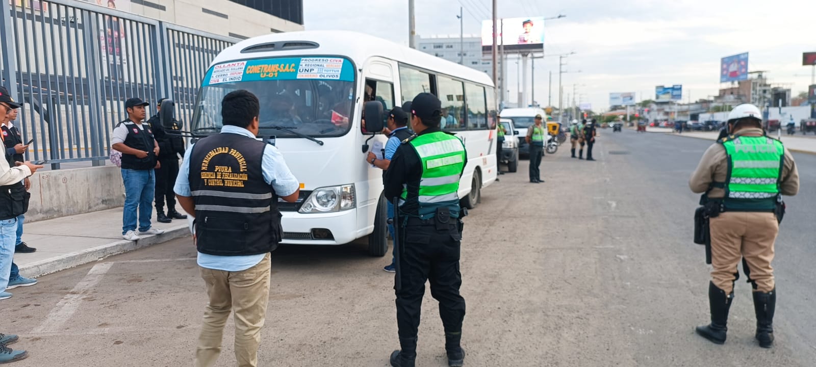 Piura: Internan dos buses en depósito municipal por realizar servicio informal de transporte de pasajeros