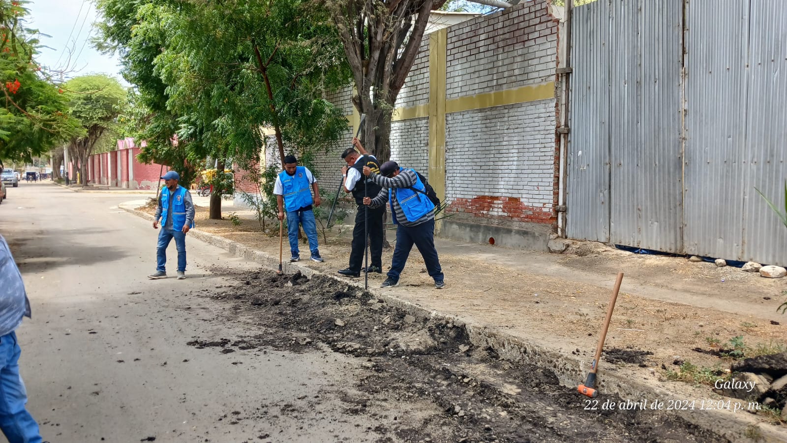 Piura: Demuelen rampas en paraderos informales de mototaxis en avenida Gulman