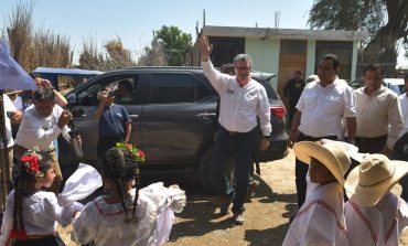 Piura: Ministro de Educación “derrama” promesas de mejoras en colegios sin fecha de inicio