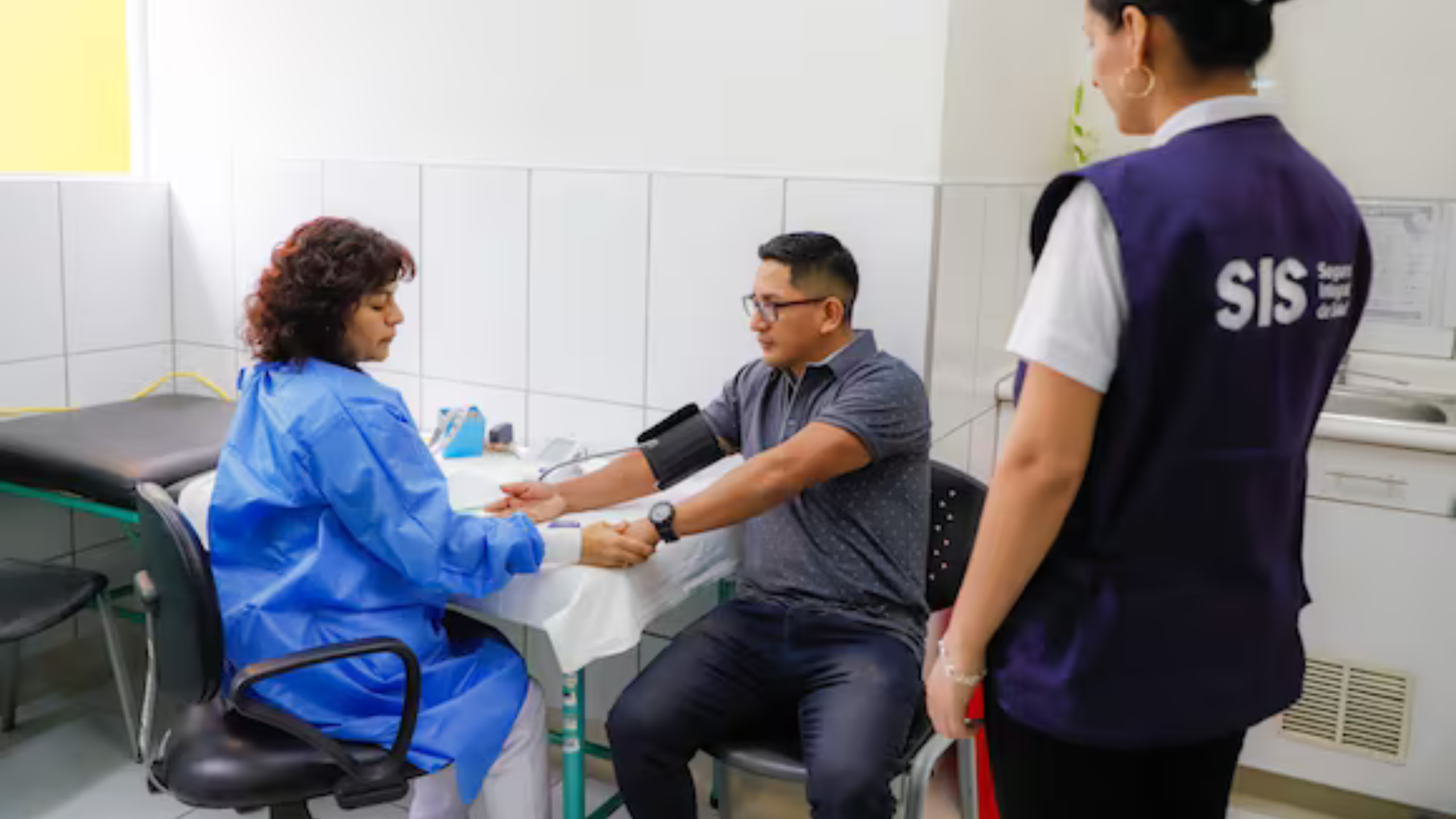 Incorporan al SIS a peruanos que residen en el exterior