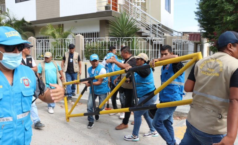 Vecinos agreden a fiscalizadores cuando retiraban una tranquera en la Urb. Piura